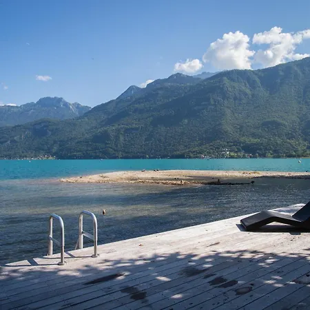 Private Access Waterfront Sauna & Jacuzzi 7 Bedrooms Sleeps 15