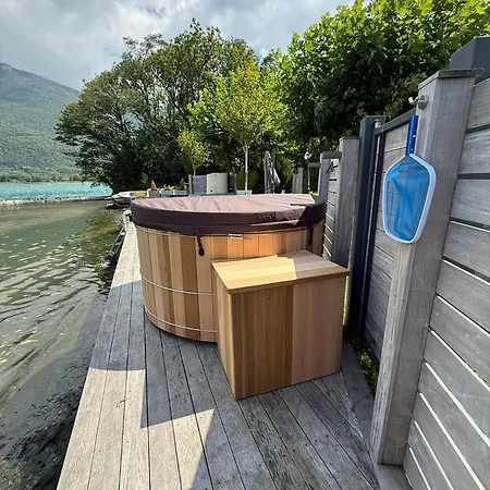 Private Access Waterfront Sauna & Jacuzzi 7 Bedrooms Sleeps 15 * Doussard