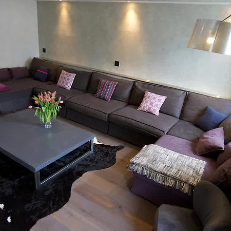 Private Access Waterfront Sauna & Jacuzzi 7 Bedrooms Sleeps 15 Вилла