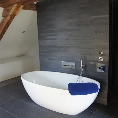 Private Access Waterfront Sauna & Jacuzzi 7 Bedrooms Sleeps 15 Вилла *