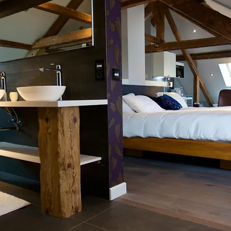 Private Access Waterfront Sauna & Jacuzzi 7 Bedrooms Sleeps 15