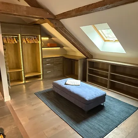 Villa Private Access Waterfront Sauna & Jacuzzi 7 Bedrooms Sleeps 15 Doussard