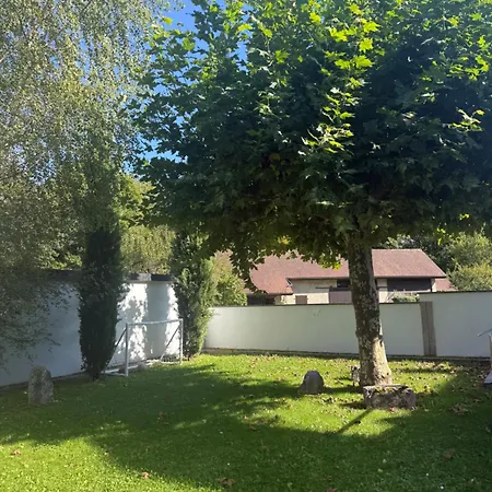 Private Access Waterfront Sauna & Jacuzzi 7 Bedrooms Sleeps 15 *
